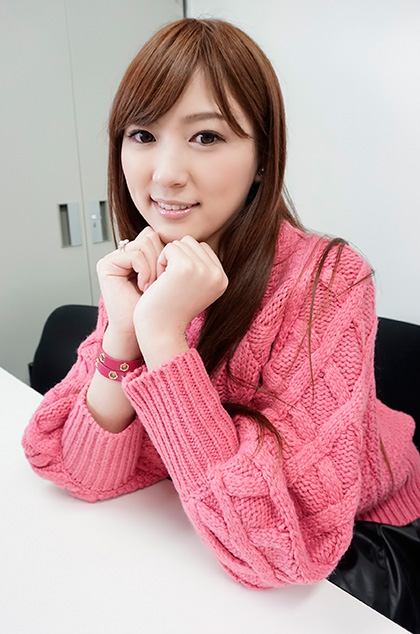 AV　愛音 前編】プレステージ専属女優、超美形の愛音 まりあさん。さぞかし華麗なる恋愛経験をお持ちで…と思いきや、エロ遍歴の序盤は、思い描いていたのとはかなりギャップがあったみたい。【愛音まりあ 人気AV女優インタビュー】  | XCITYでエロ動画を根こそぎ体験しよう！